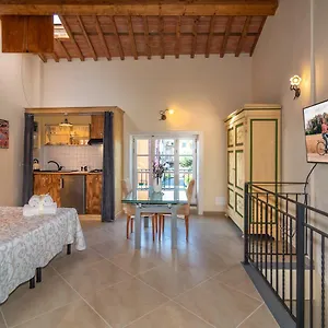 Apartment La Mandolata Dei Poeti, Lucca